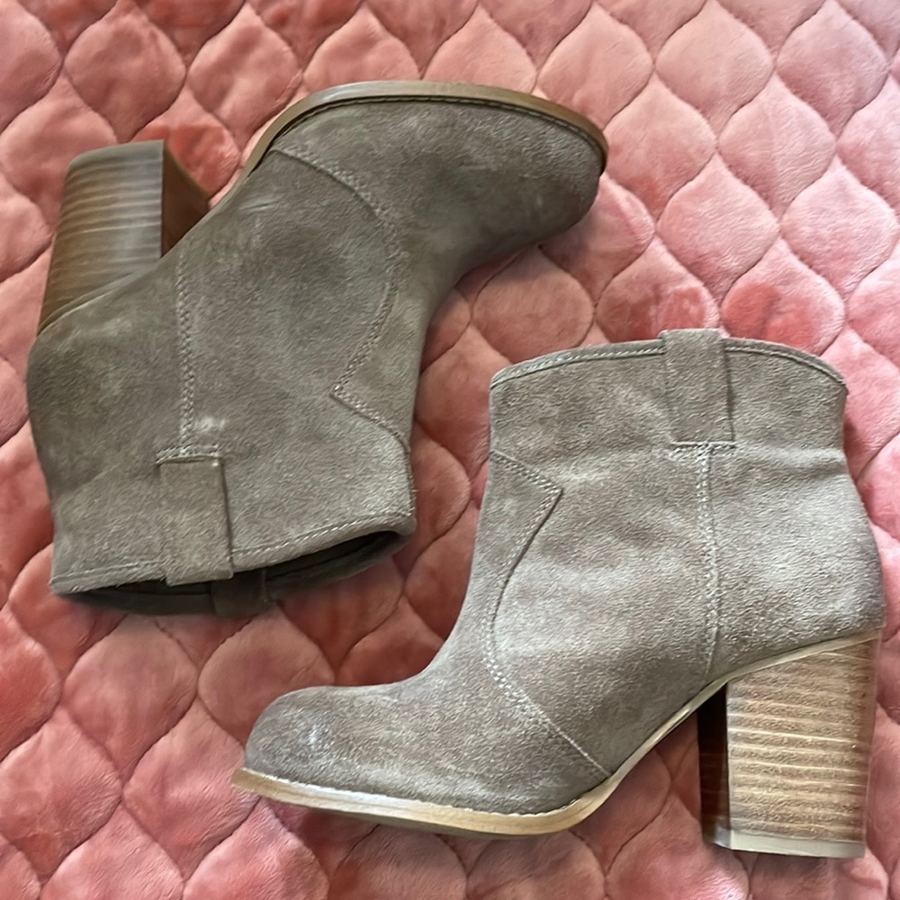 Splendid Lokota heeled boot size 6